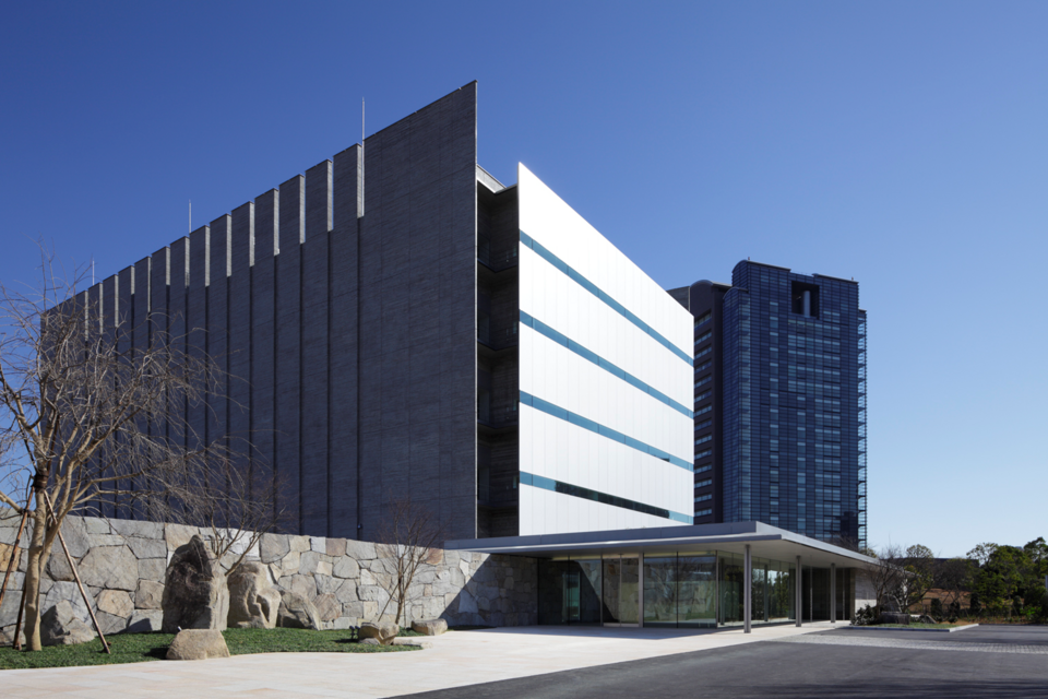 東京のデータセンター（通信インフラを支える設備）